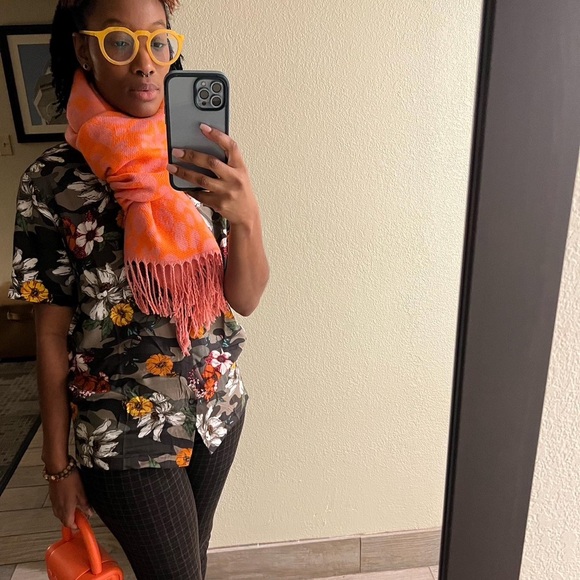 🎉Bag My Orange Please🎉 - Picture 4 of 5